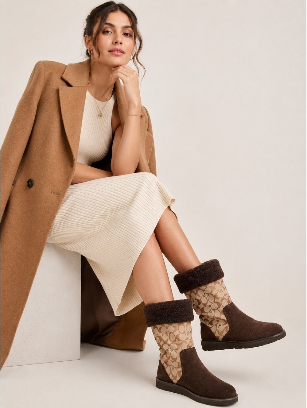 Coach Signature Boots Women's Brown Suede Shearling Cuff Size 9 NWT